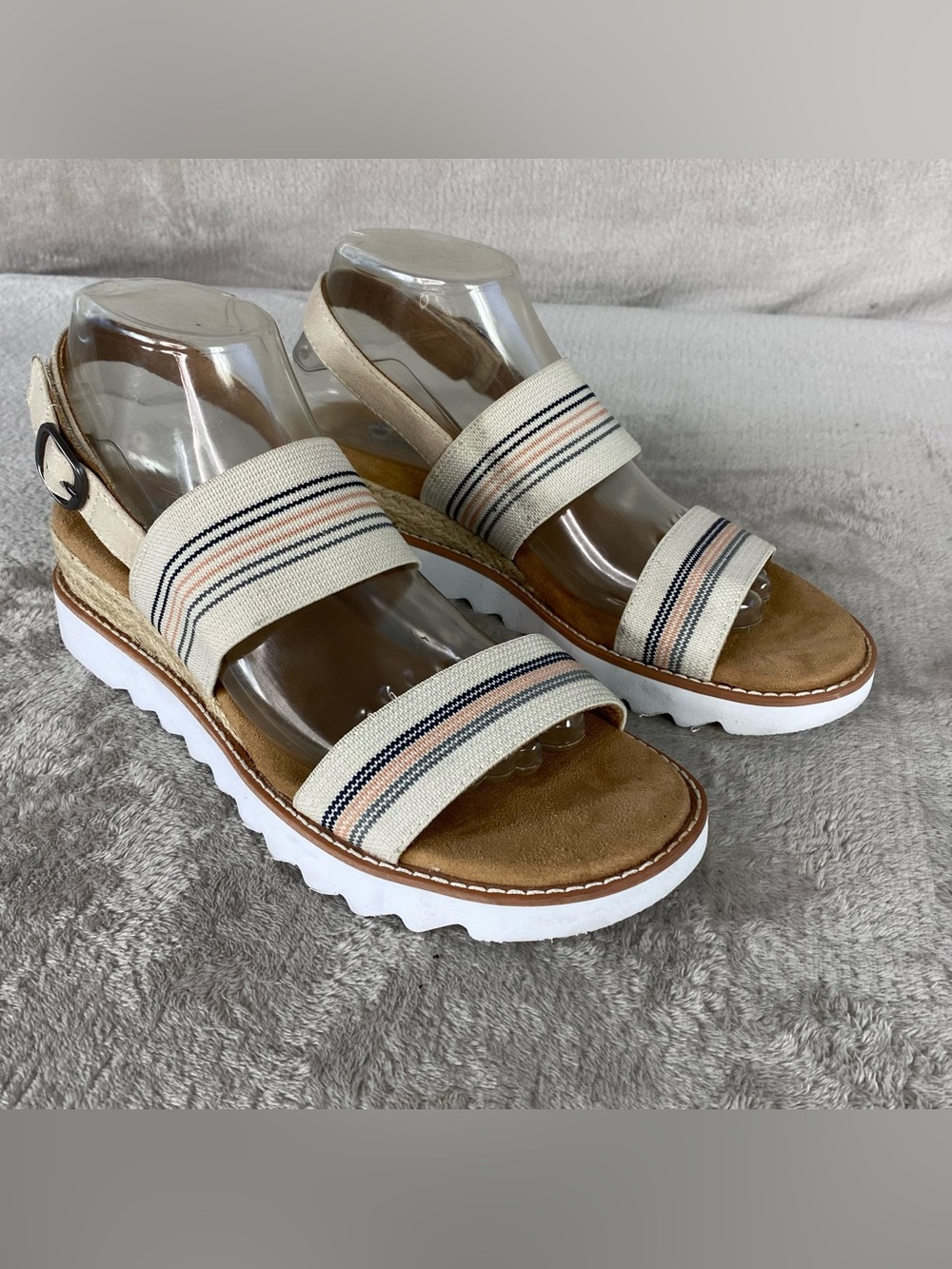 Skechers Bobs Desert Kiss Hi Sandals Womens Size 8 Natural Stap Memory Foam NEW